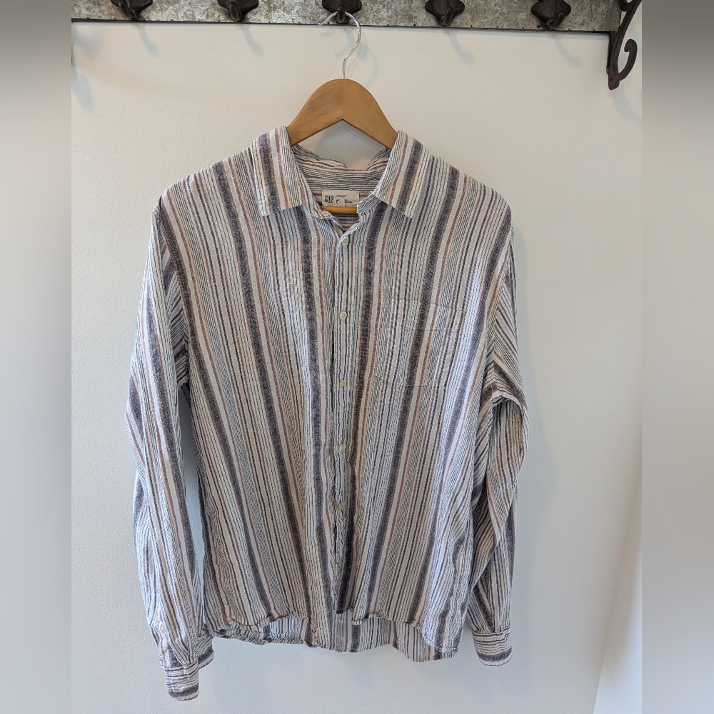 Gap men's button up shirt Large